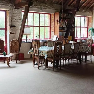 https://la-mez-a-nine-sans-buxieres-sous-montaigut.hotels-rhonealpes.com